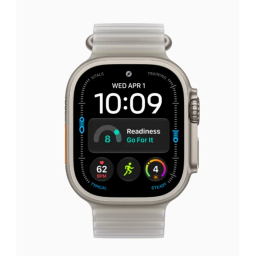 Apple Watch Ultra 4 49mm Natural Titanium с Translucent Gray Ocean Band крупный план